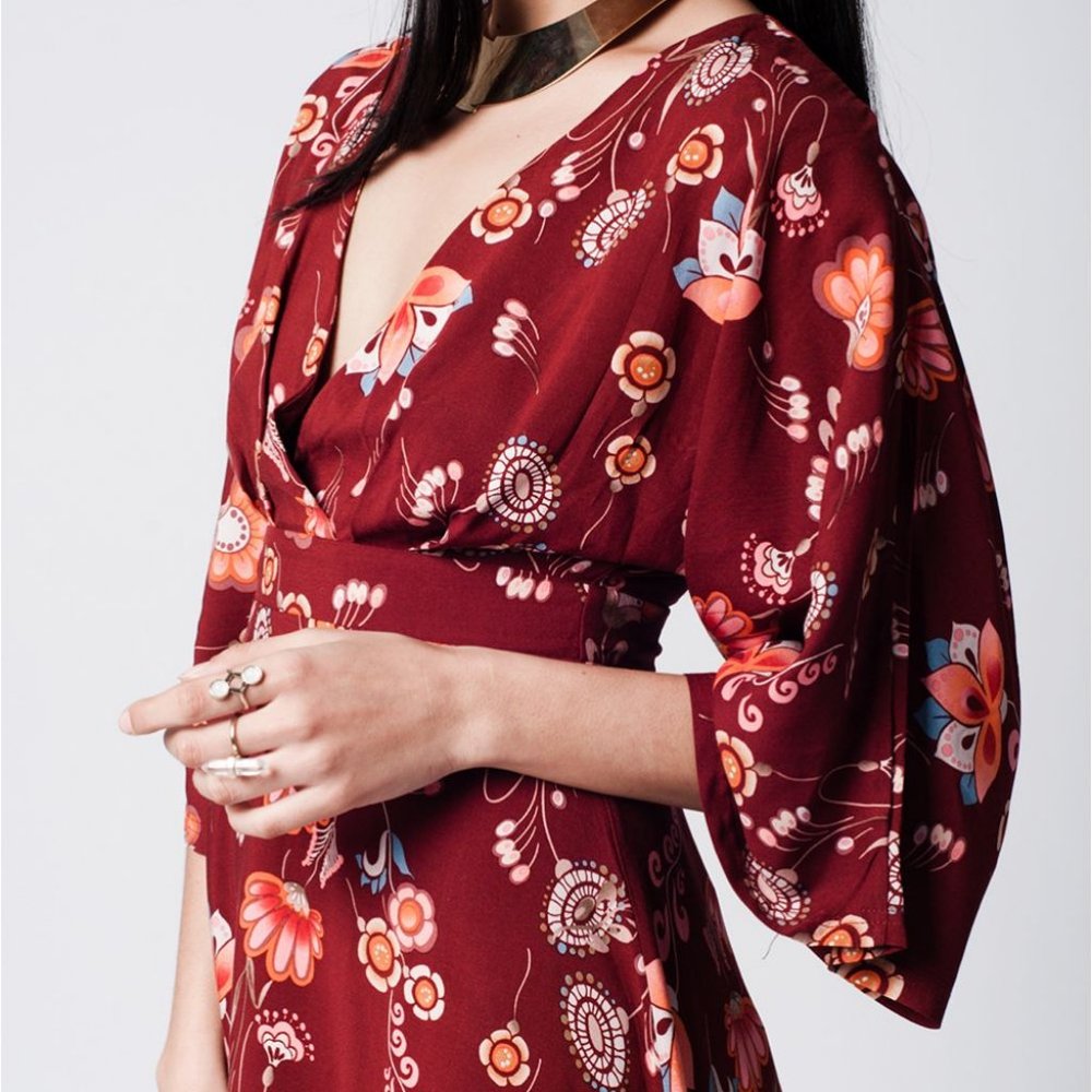 Q2 Maroon Floral Print Dress w/ Bat Sleeves - Picture 3 of 6
